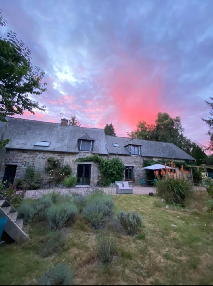 L'Hotie De Broceliande, Au Coeur Des Sites Naturels Et Legendaires Paimpont Exteriör bild